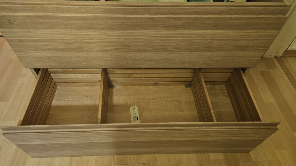 Móvel com 2 gavetas