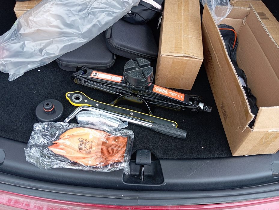 Домкрат комплект для заміни колес Tesla 3 , Y ,X