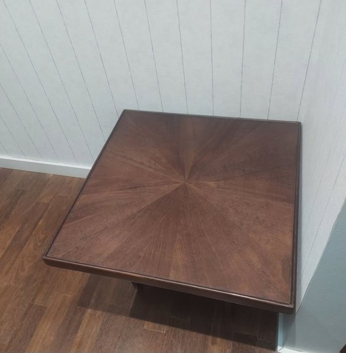 Mesa madeira com pés metalicos
