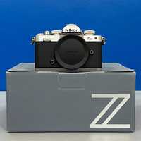 Nikon Z fc (Corpo) - 20.9MP