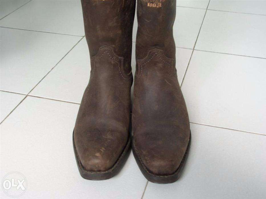 Botas Levis pele castanha (Novas) nº 44