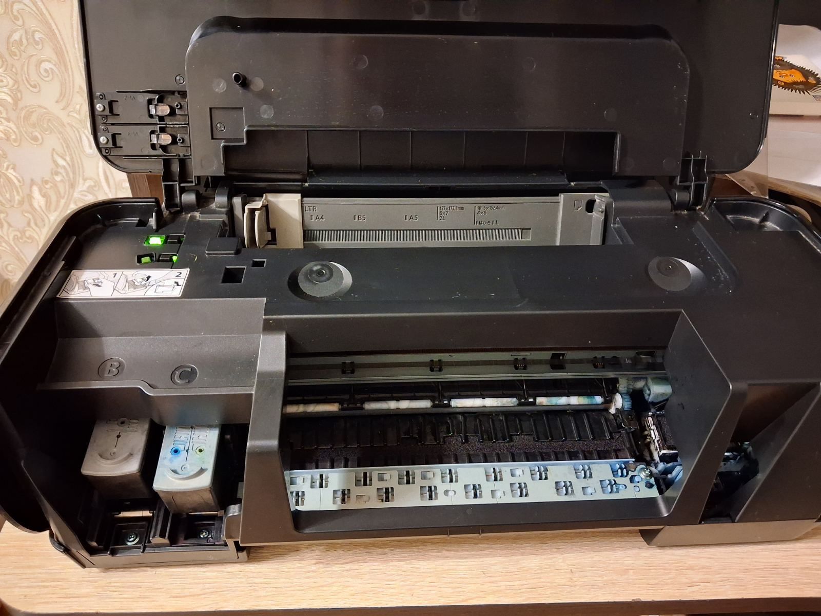 Цветной принтер Canon IP 1800 картриджи Pg 37 Cl 38