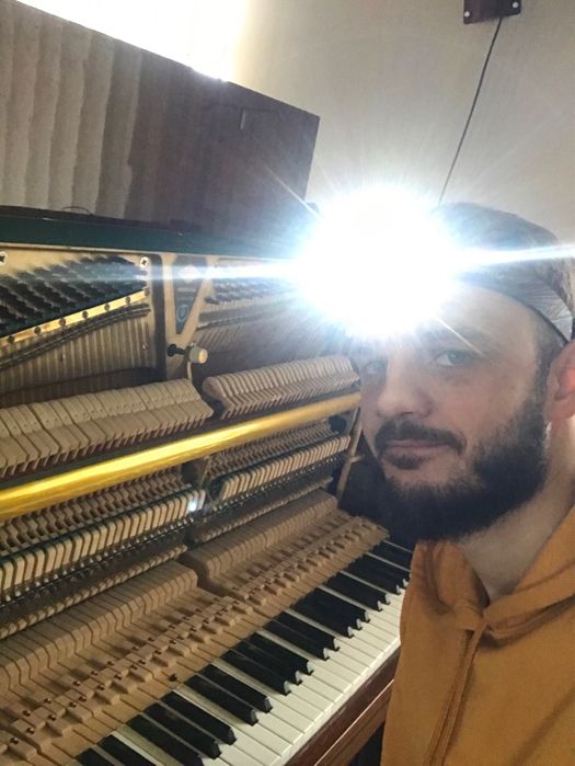 Уроки гітари та фортепіано