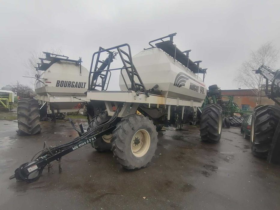 Сівалка-культиватор Bourgault-18