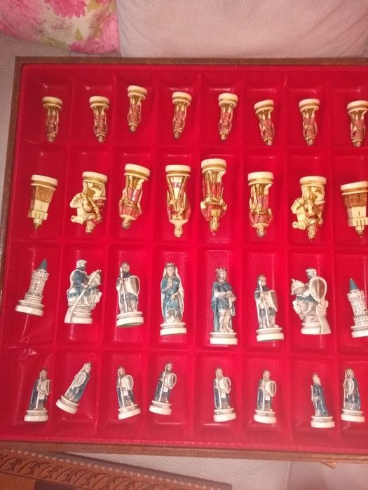 Jogos Xadrez lindíssimos e novos. Nunca foram manuseados.