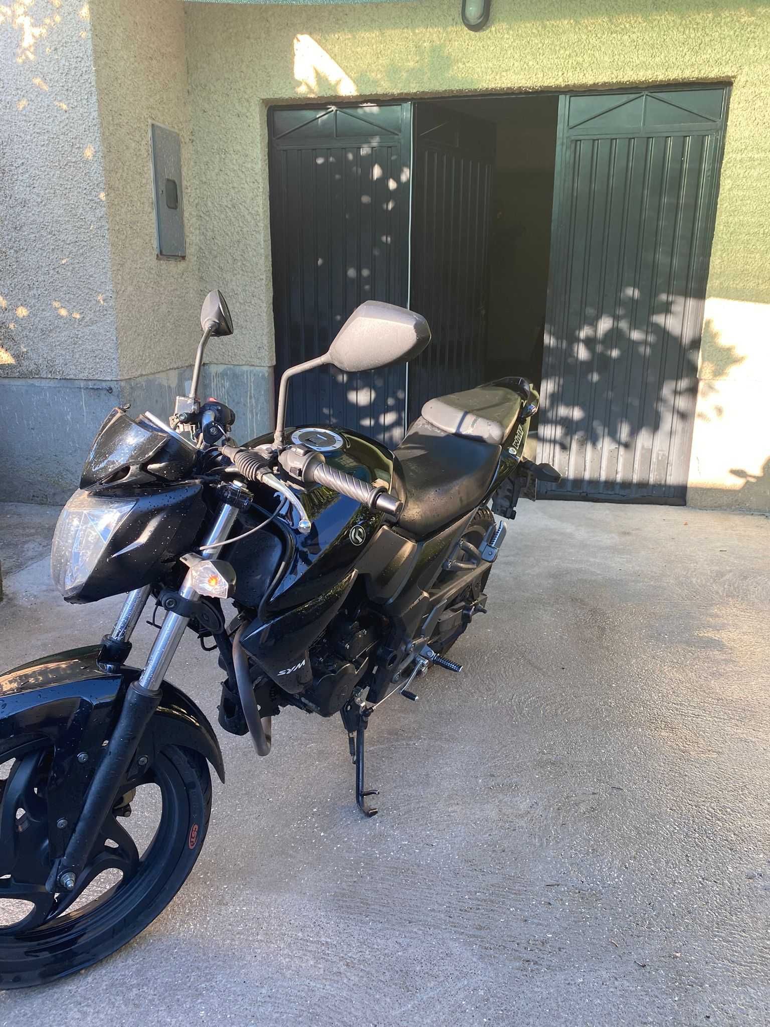 Vende-se moto Sym Wolf de 2014