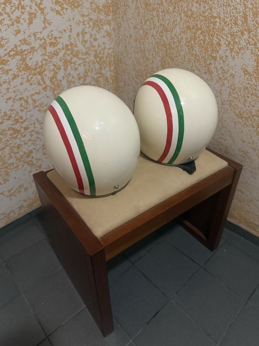 Vendo dois capacetes
