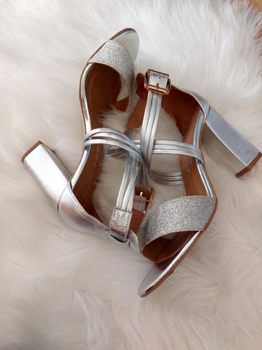 Szpilki srebrne buty ślubne prestige rozmiar 37