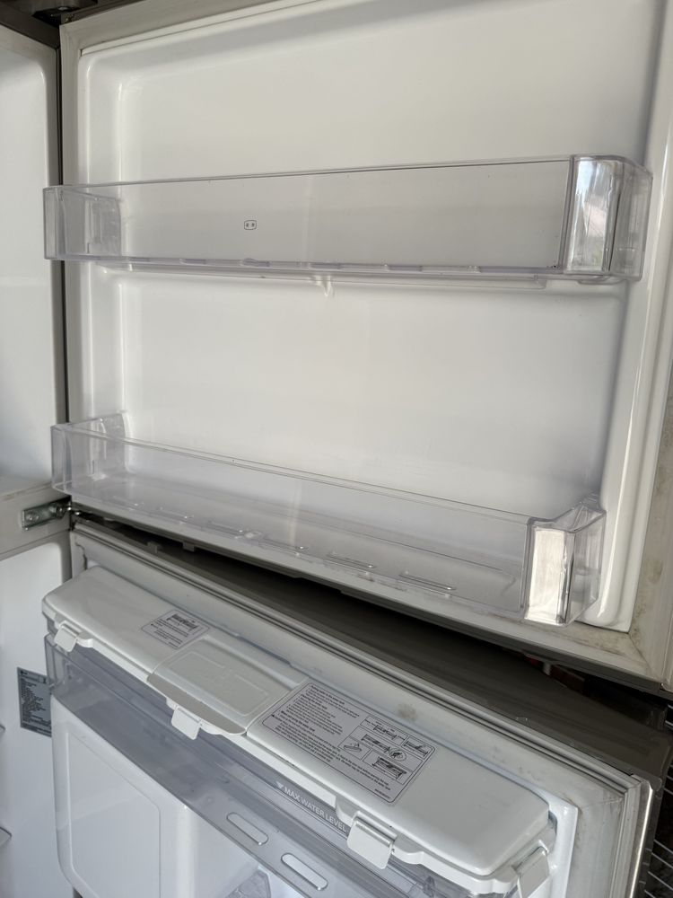 Frigorifico Combinado Lg com dispensador de agua