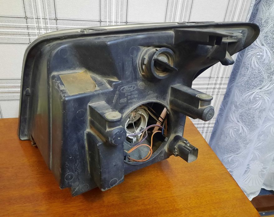 Права Фара Форд Конект