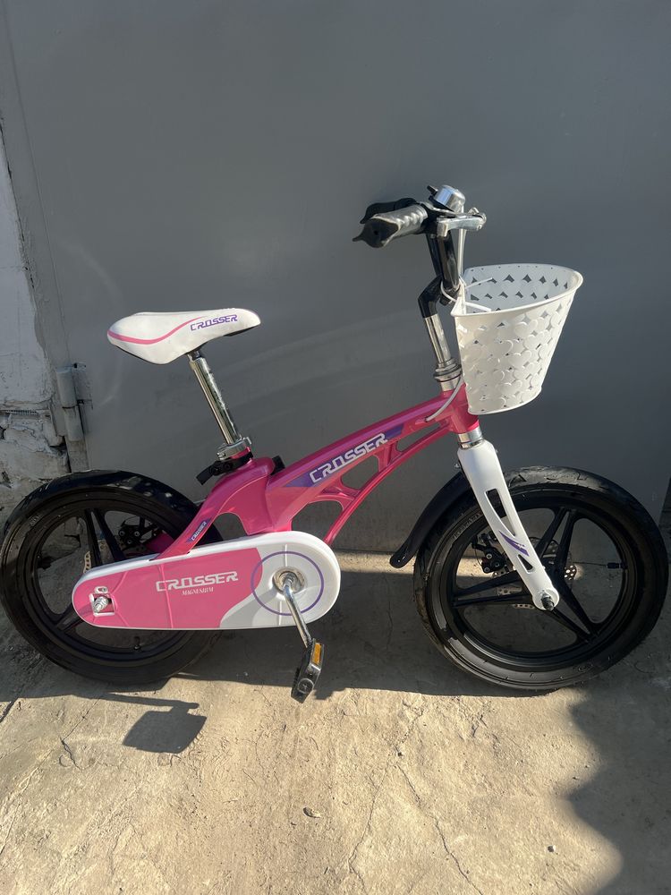 Дитячий велосипед CROSSER колеса 16 дюймів з корзинкою
