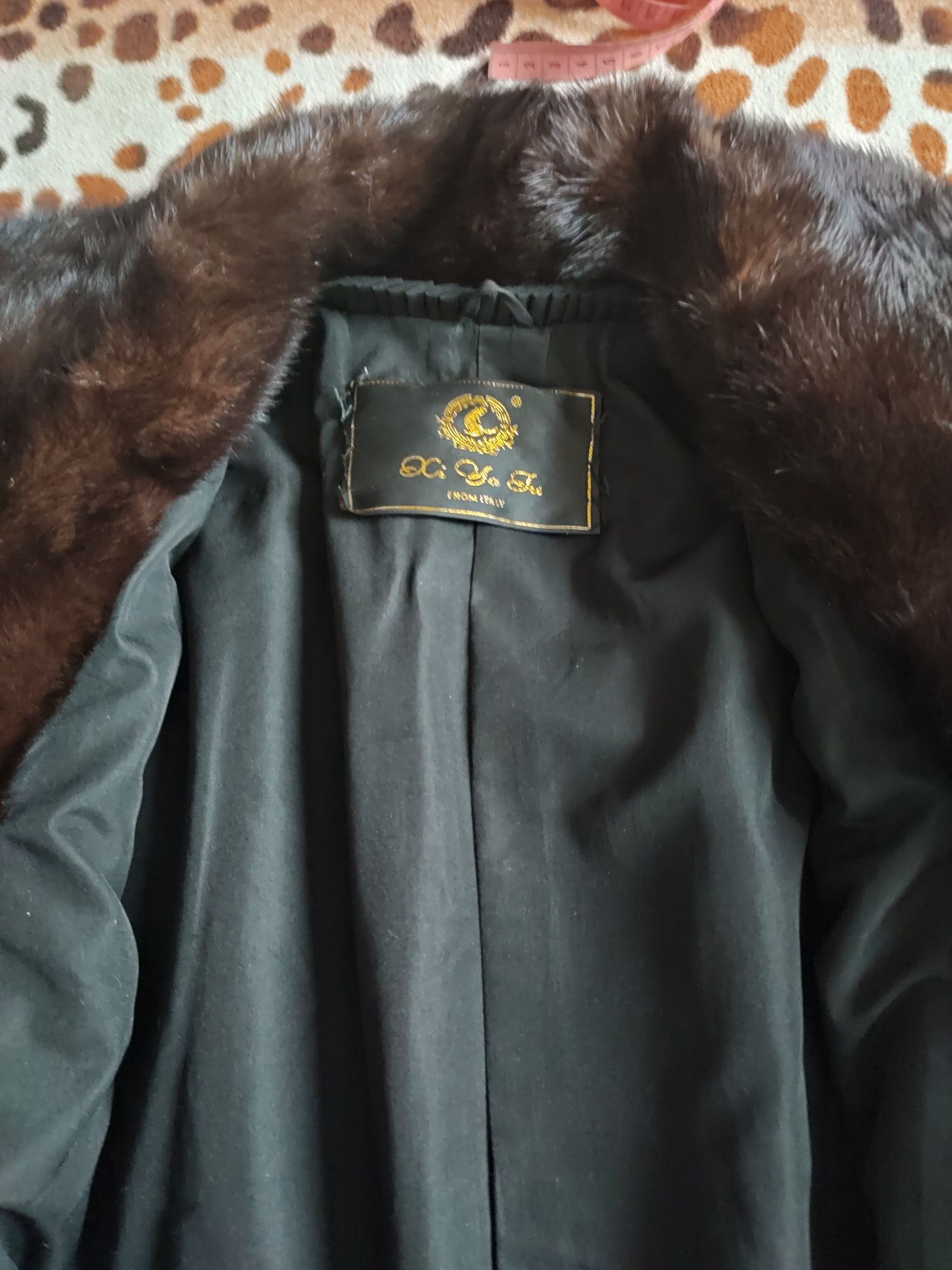 Продам женскую шубу -норка