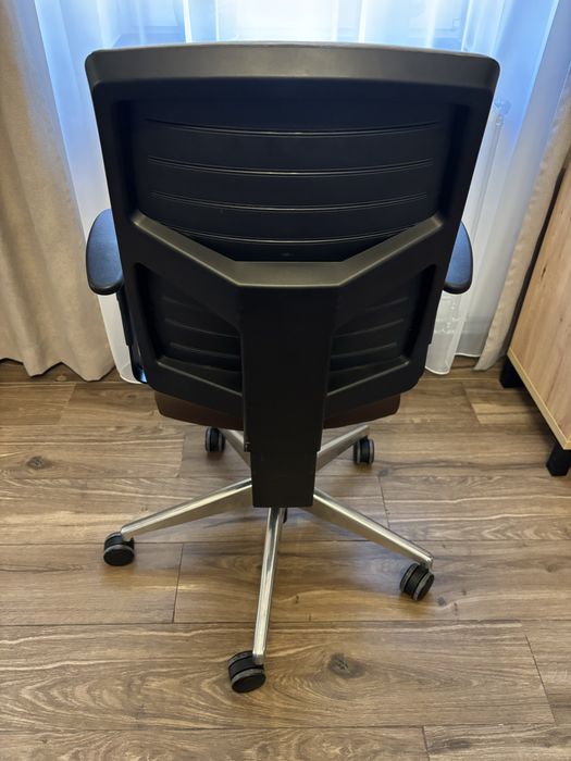 Ergonomiczne krzesło fotel biurowy Profim Raya21SL P45PU