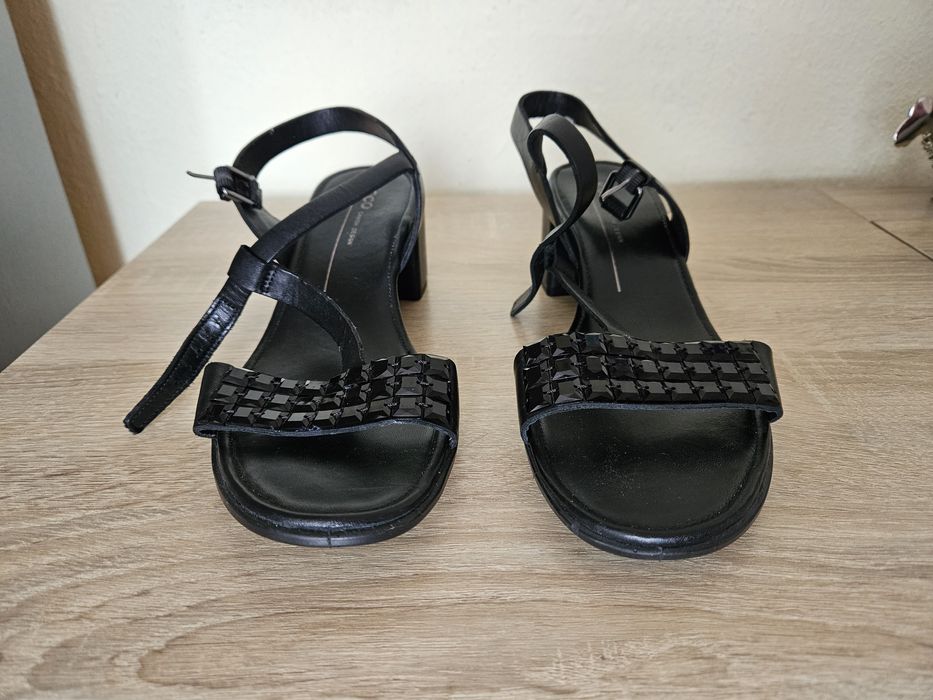 Босоніжки фірми ECCO 39 розмір