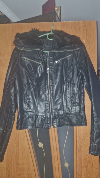 Натуральна шкіряна куртка 44 розмір