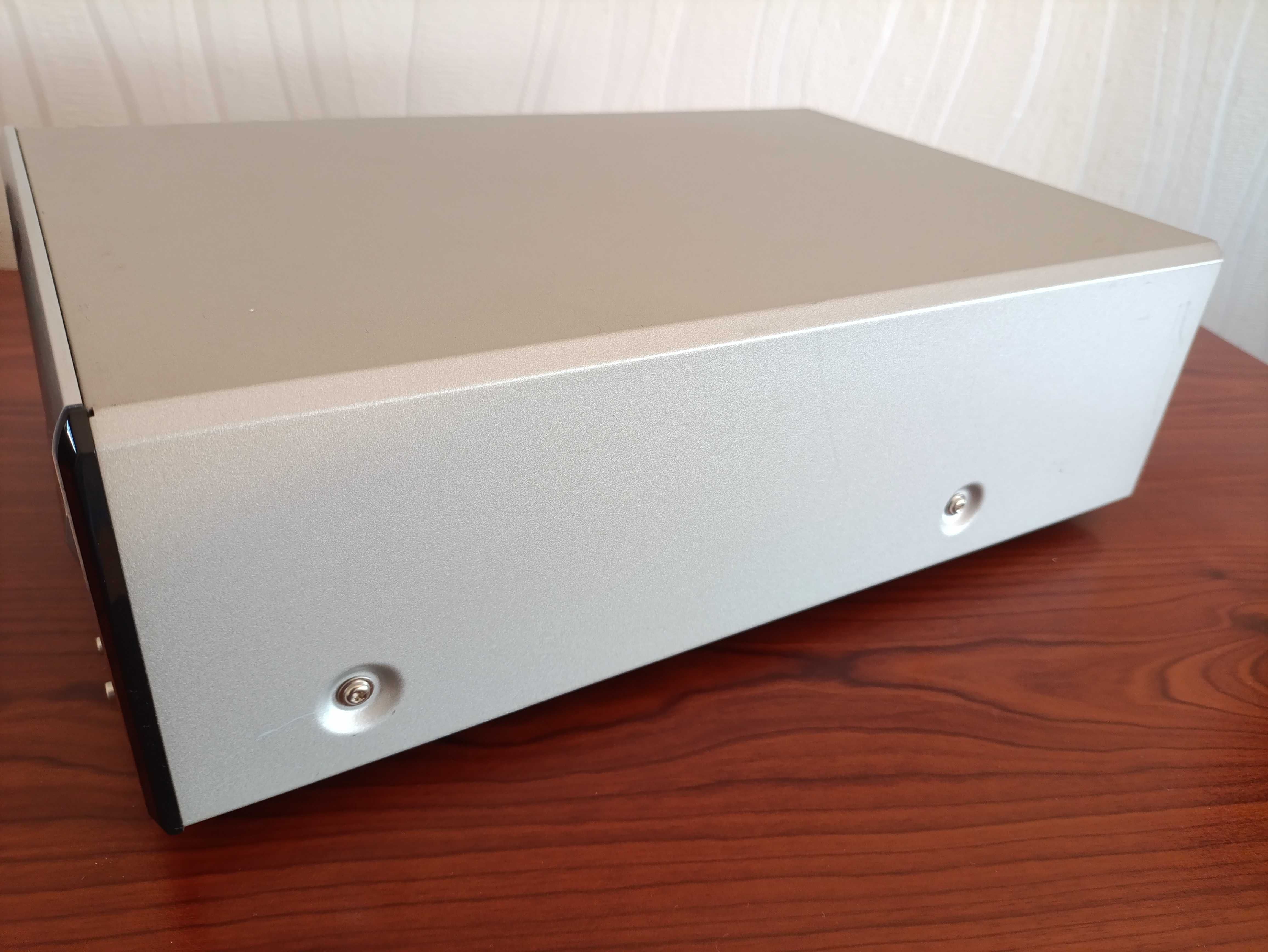 Yamaha  Pianocraft E-810 DVD CD