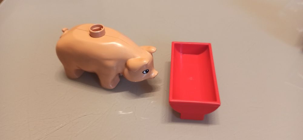 Duplo świnka z korytkiem