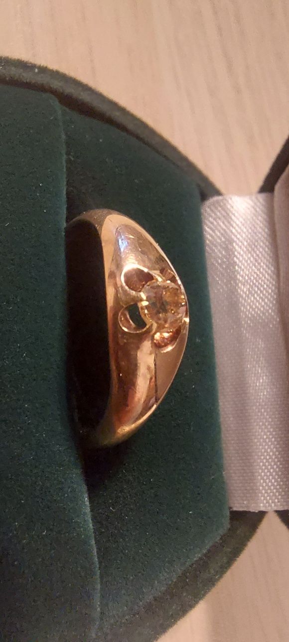 Złoty pierścionek z brylantem 0.25 ct. R14