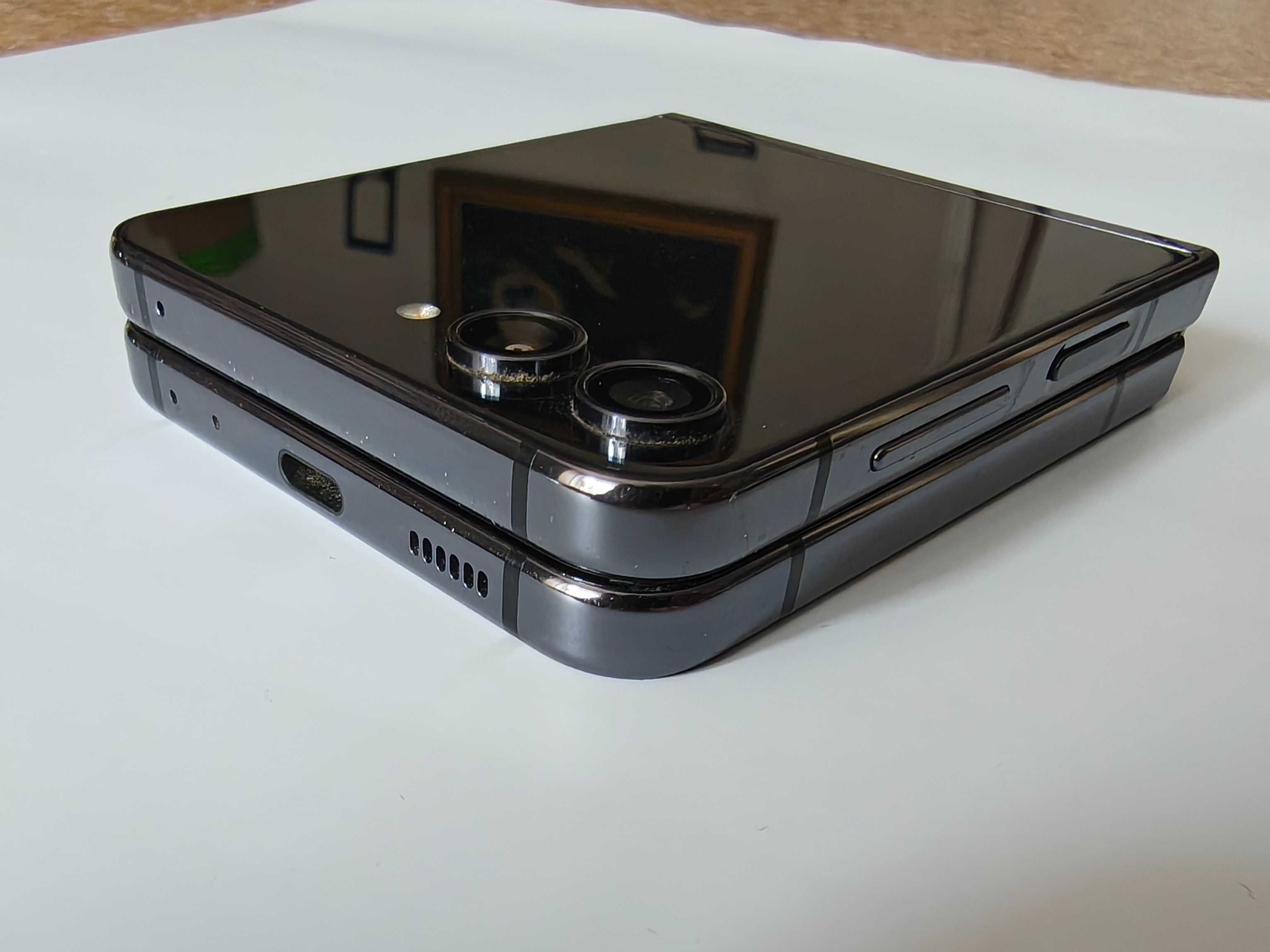 Samsung flip 5 stan idealny.