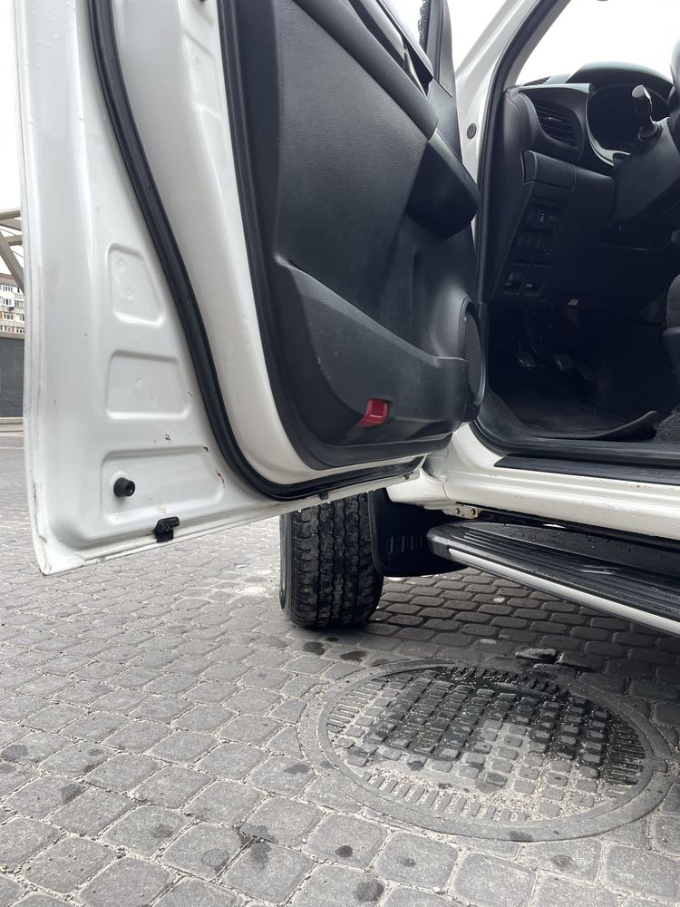 Продам Toyota Hilux 2017 2.4 diesel, можливий обмін