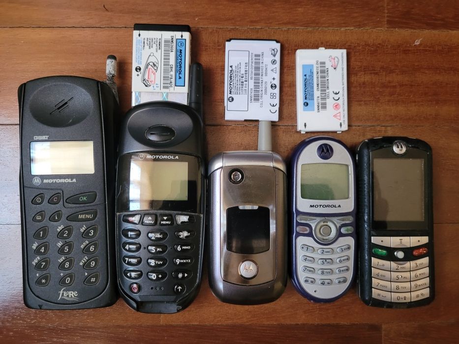 Telemóveis diversos