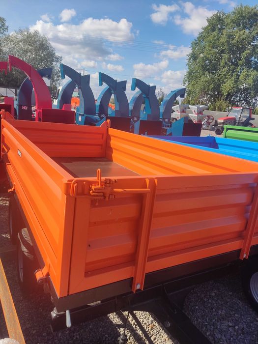 Przyczepa 2,5 t z kiprem na 3 strony Stal-met