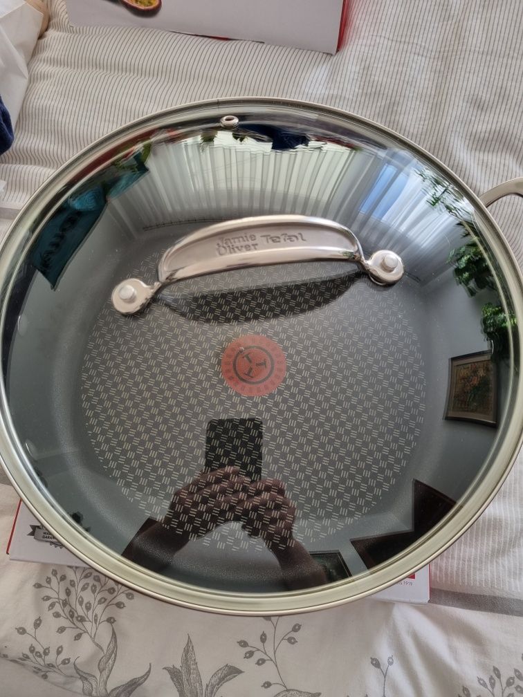 Sprzedam nową patelnię głęboką garnek Jamie  Oliver Tefal 30 cm