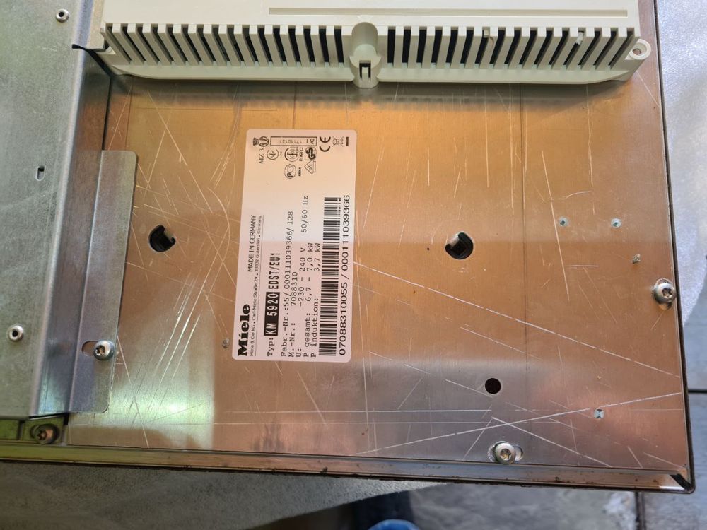 Індукційна поверхня Miele KM5920