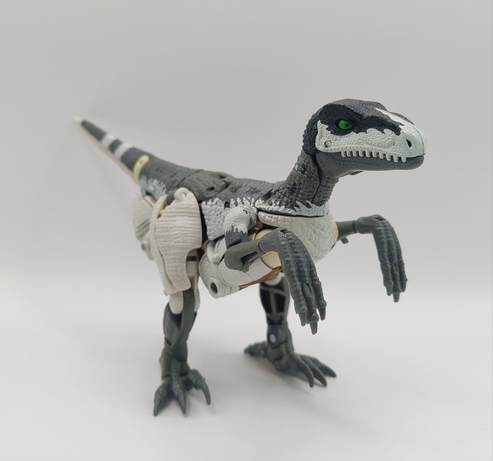 Transformers Kingdom Voyager Class Maximal Grimlock