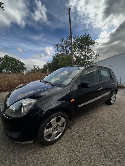 Carro Ford Fiesta 2006