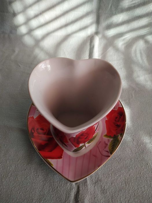 Яичница, вазочки, чашка, поднос