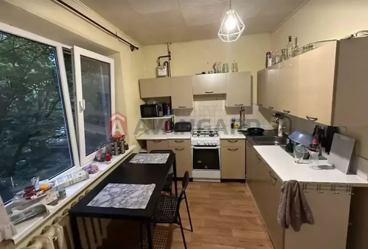 Продам 1 ком Тополь 3 Шевченковский район