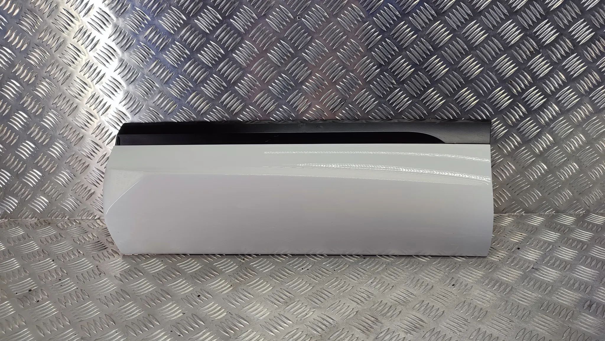 VW TOUAREG 7P 10-18R LISTWA OZDOBNA DRZWI R-LINE LC9A PRZOD TYL PRAWA 7P6854940 7P6854960 LEWA 7P6854939 7P6854950