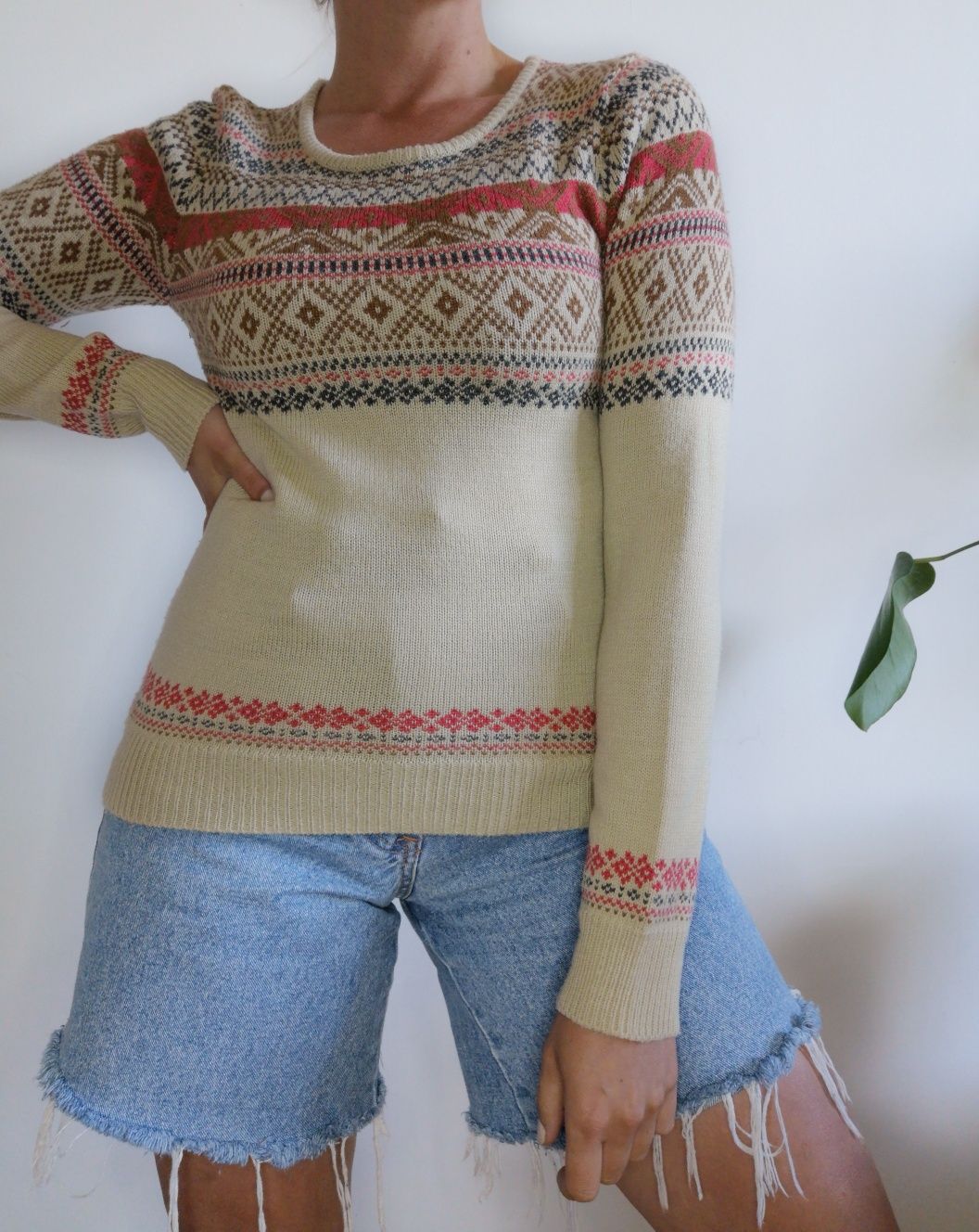 Uroczy beżowy sweter w norweskie wzory vintage