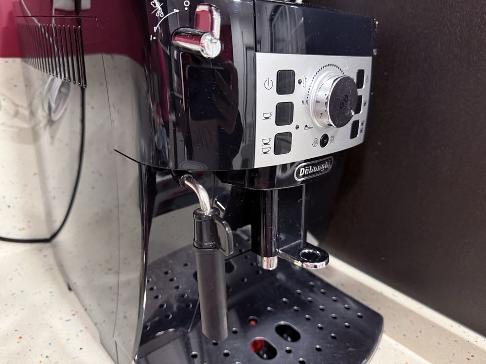 Maquina cafe Delonhgi magnifica S