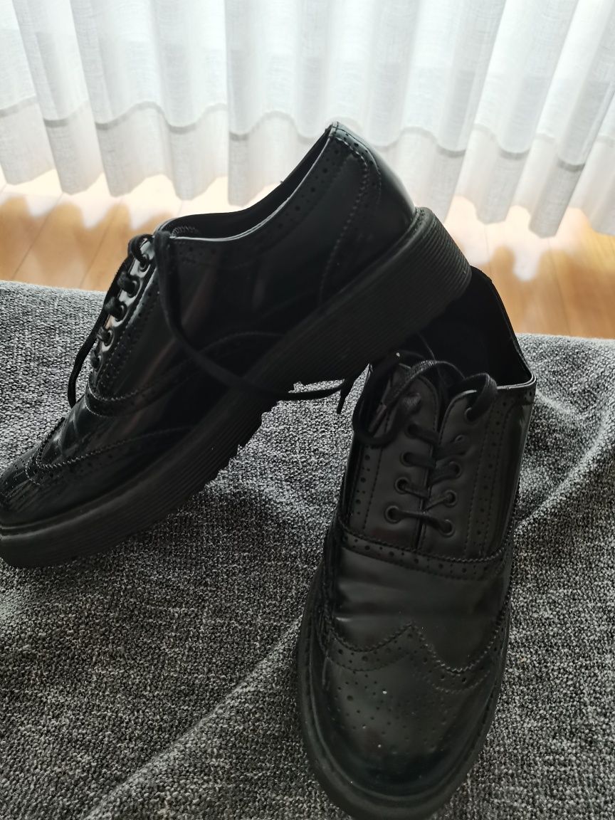 Sapatos Pretos estilo Oxford Pull and Bear