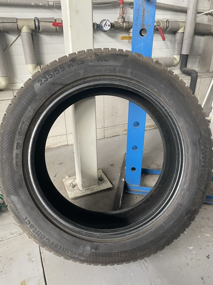 Зимова гума Continental 235/55R19