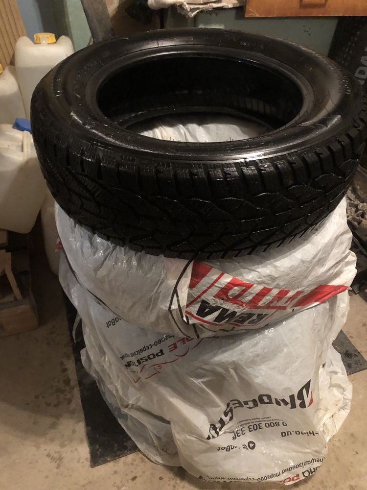 Зимня резина Taurus 215/60 R16 99H