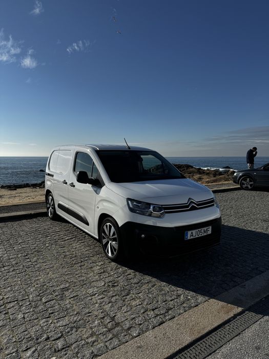 Citroën Berlingo 2021 - muito bem conservada / pronto a usar