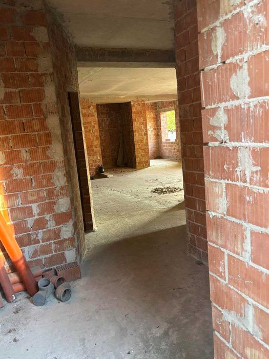 Продаж окрема будівля комерційного призначення в с. Зимна Вода