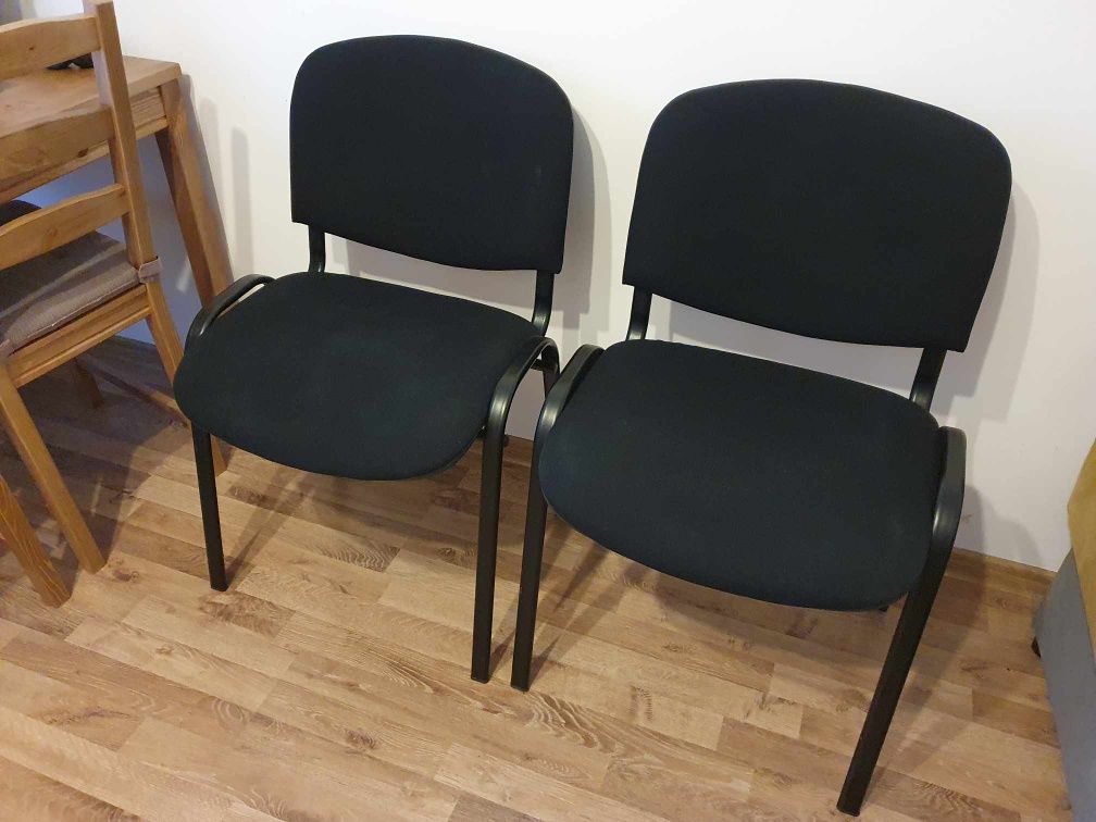 Krzesła biurowe czarne