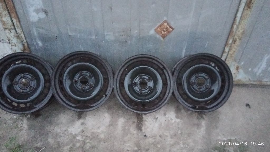 Продам железные диски на Ауди