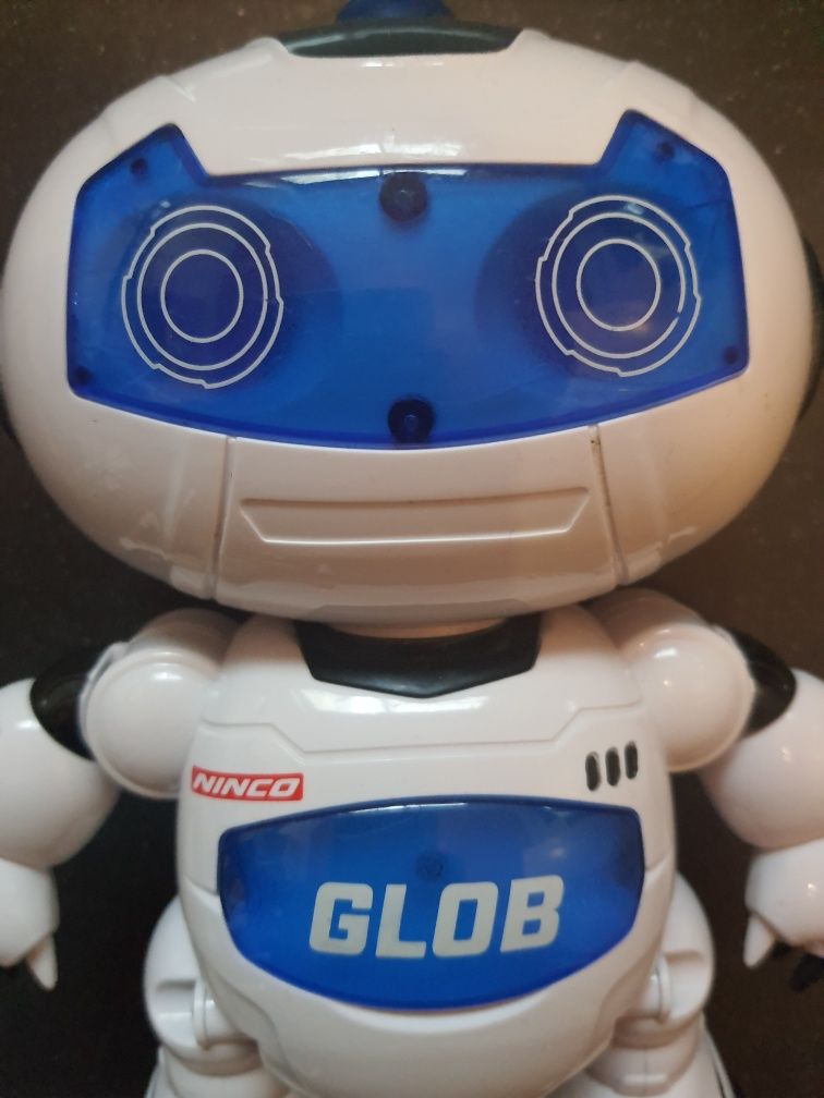 Mio robot novo a estrear robô glob