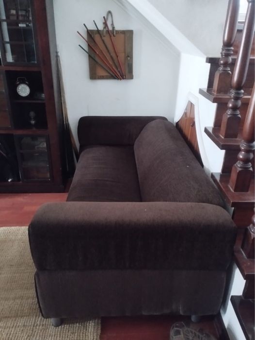 Sofá estofado espaçoso