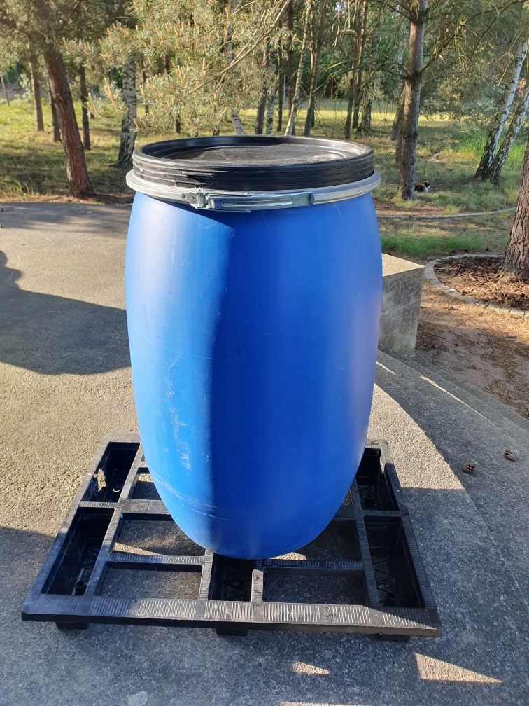 Beczka 120L, plastikowa , używana