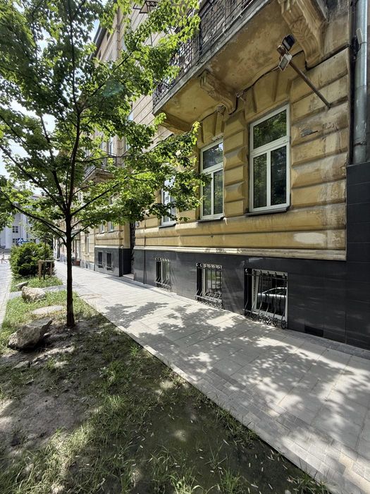 Продаж комерційного приміщення бічна Пекарської