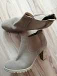 Bezowe botki damskie na obcasie 5thAvenue 40