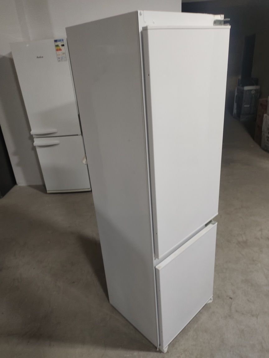 Холодильник Kernau  178 cm. з Європи..під вмонтування,під забудову