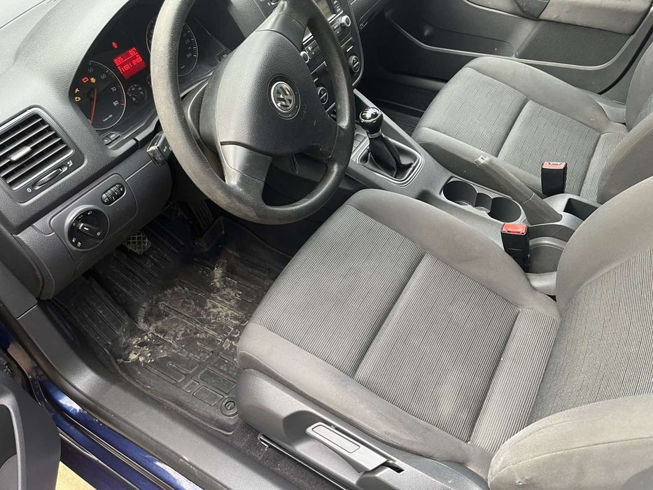 Volkswagen Golf 5 1.6 mpi