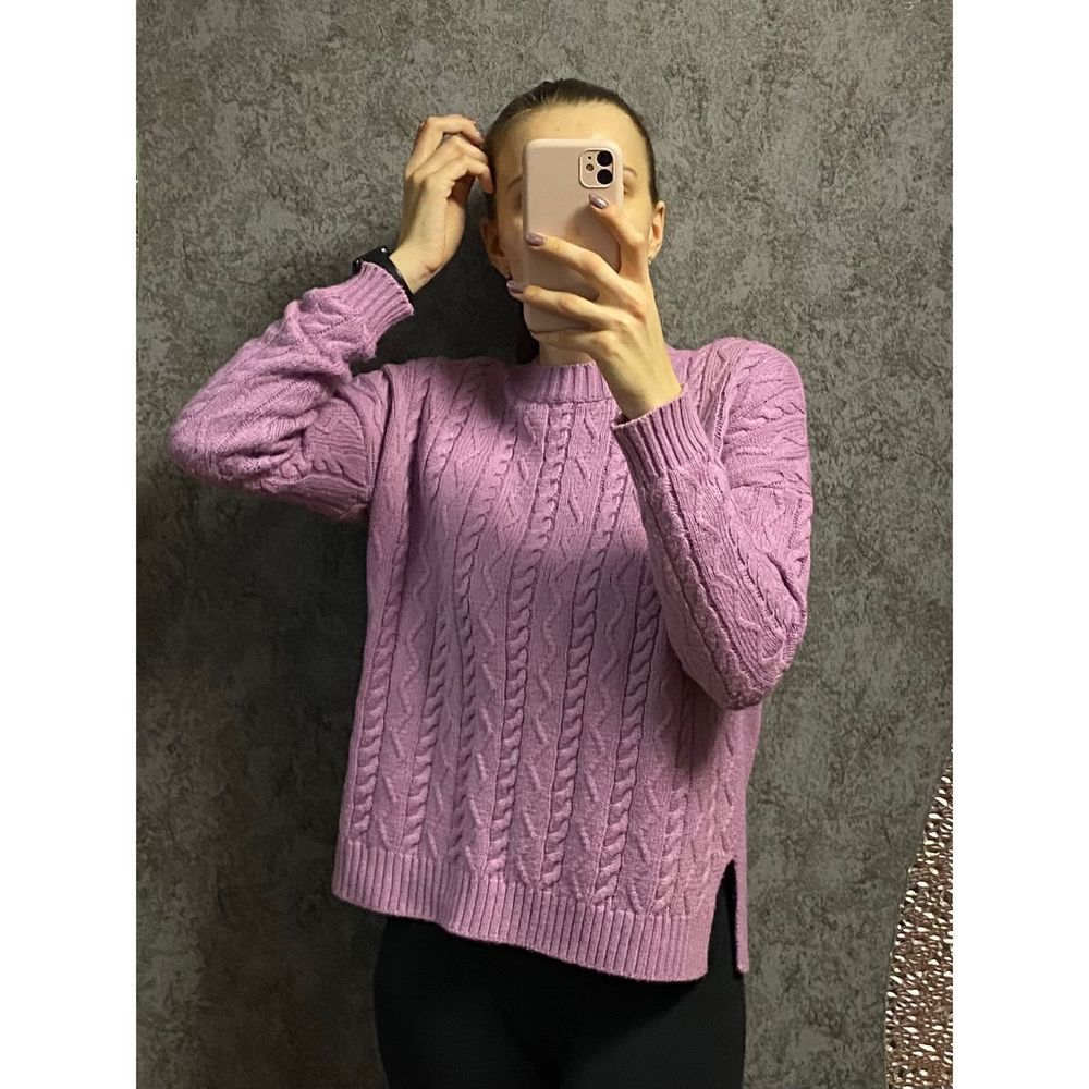 Жіночий светр / кофтинка